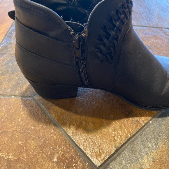 American Rag Booties - Picture 5 of 8